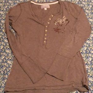 American Eagle logo long sleeve tee!